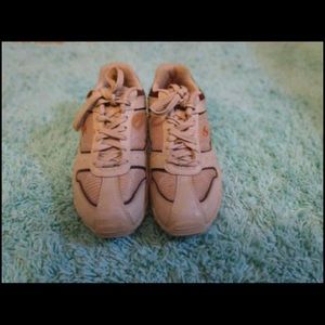 Old Fashion Champion Shoes
